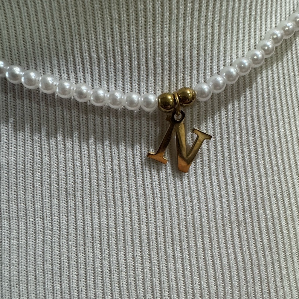 Elegant Pearl Necklace with Gold Accent - Picture 3 of 4